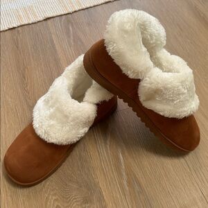 Cozy Brown Slipper Boots with White Fur Lining